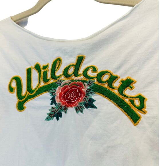 Johnny Was V-Neck Wildcats Embroidered Tee in White Floral Jersey Size Small - Picture 6 of 7